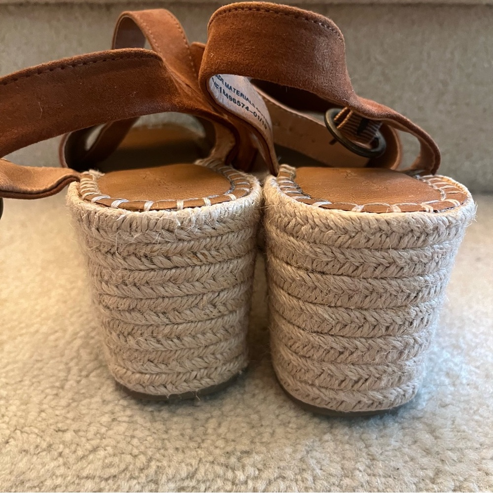 Universal Thread Women’s Tan Platform Sandals In … - image 7